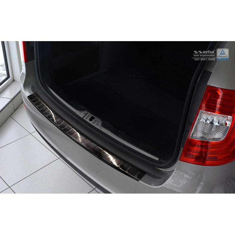 Avisa, Bagkofangerbeskytter, Sort, Rustfritstål, passer til Skoda Superb Kombi 2013-2015 'Ribs'