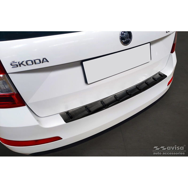 Avisa, Bagkofangerbeskytter, Sort, Rustfritstål, passer til Skoda Octavia III 2013-2017 'STRONG EDITION'