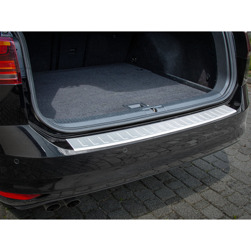 MAX6, Bagkofangerbeskytter, Børstet rustfrit stål, passer til Volkswagen Golf VII Variant Facelift (2017-2020)