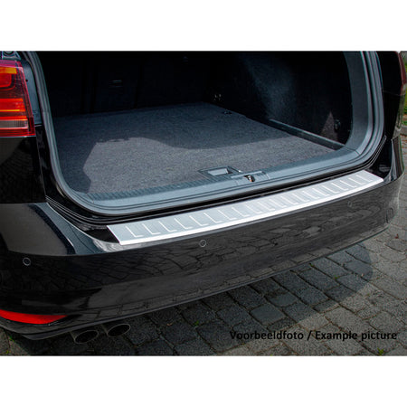 MAX6, Bagkofangerbeskytter, Børstet rustfrit stål, passer til Toyota Corolla (E21) Touring Sports (2019-) & Suzuki Swace (AMZ) (2020-)