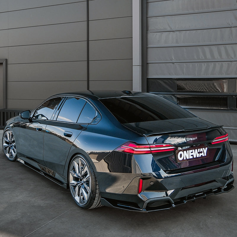 OneWay, Komplet bodykit, Gloss sort, passer til BMW 5-Serie G60 Sedan M-Pack (2023- inkl. i5)