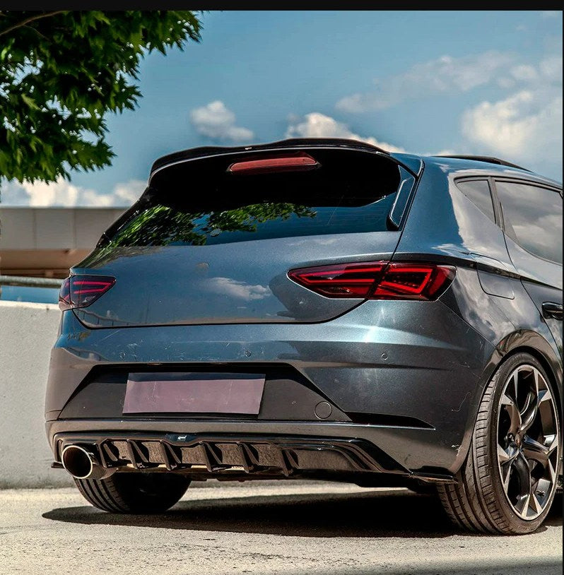 OneWay, Bakfanger-diffuser, glans sort, passer til Seat Leon (5F) HB FR Facelift 2017-2020