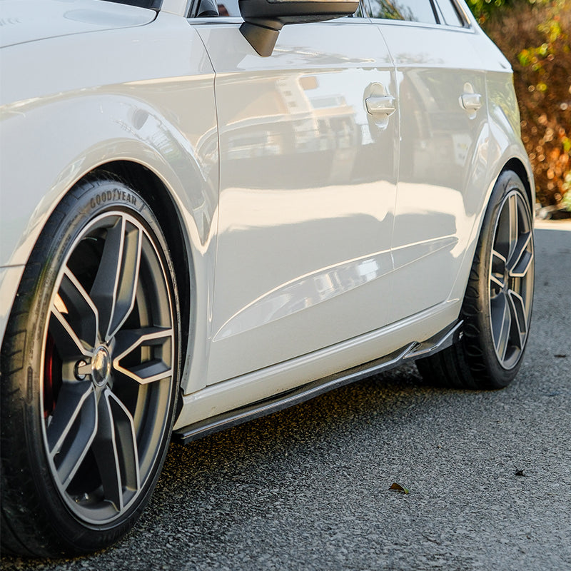 OneWay, Sideskørte, Gloss black, 2 stk., passer til Audi A3 (8V) Sportback/Limousine (2012-2020) ekskl. S-Line/S3/RS3